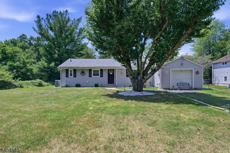 728 Mill Ln Property Photo 2