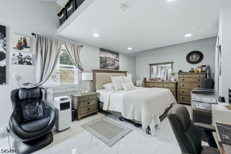 728 Mill Ln Property Photo 17