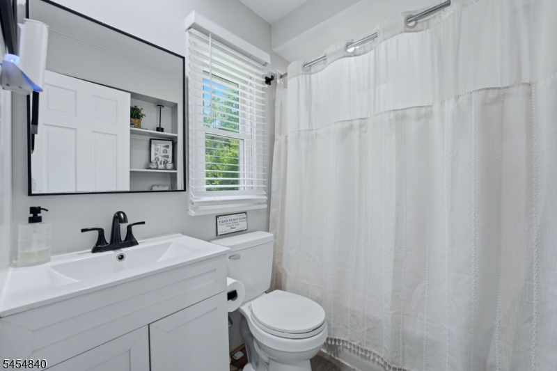 728 Mill Ln Property Photo 20