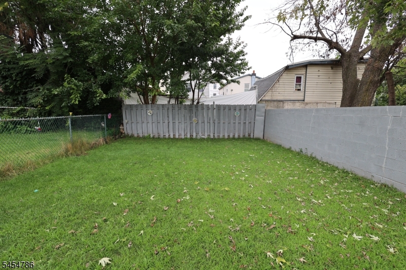 202 Atlantic St Property Photo 7