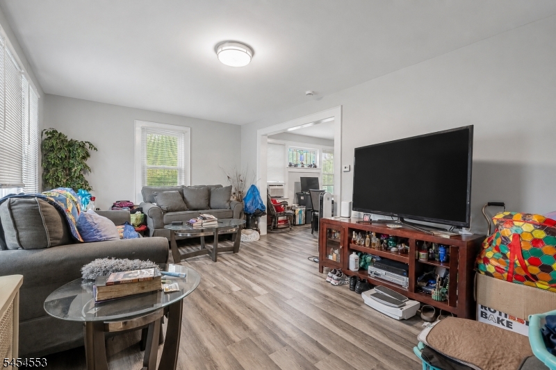 52 Thomas St Property Photo 5