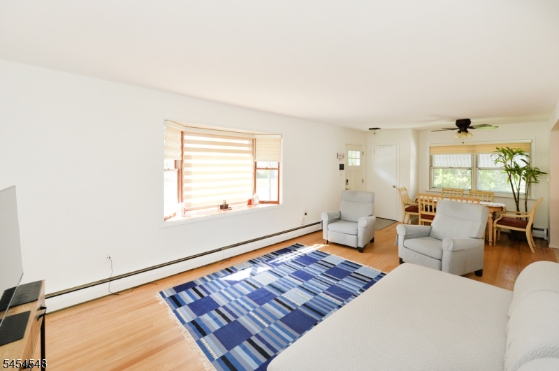 8 Henderson Blvd Property Photo 3