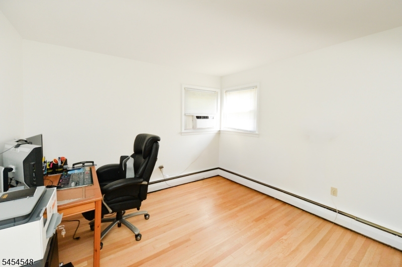 8 Henderson Blvd Property Photo 13