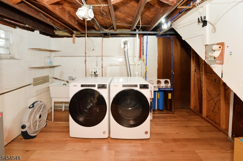 8 Henderson Blvd Property Photo 16