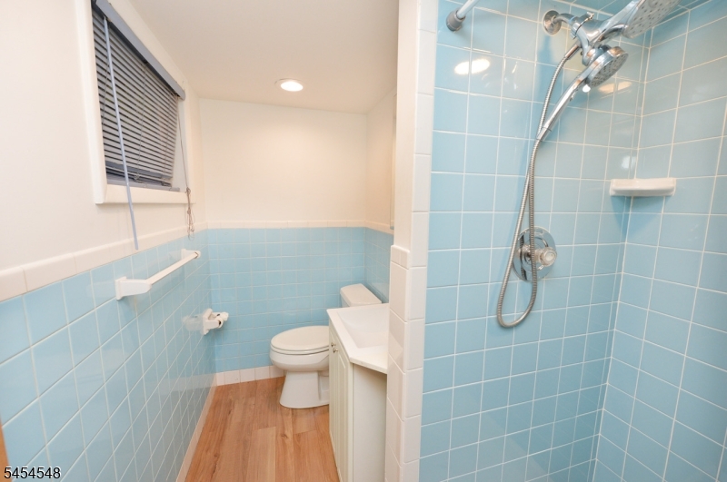 8 Henderson Blvd Property Photo 17
