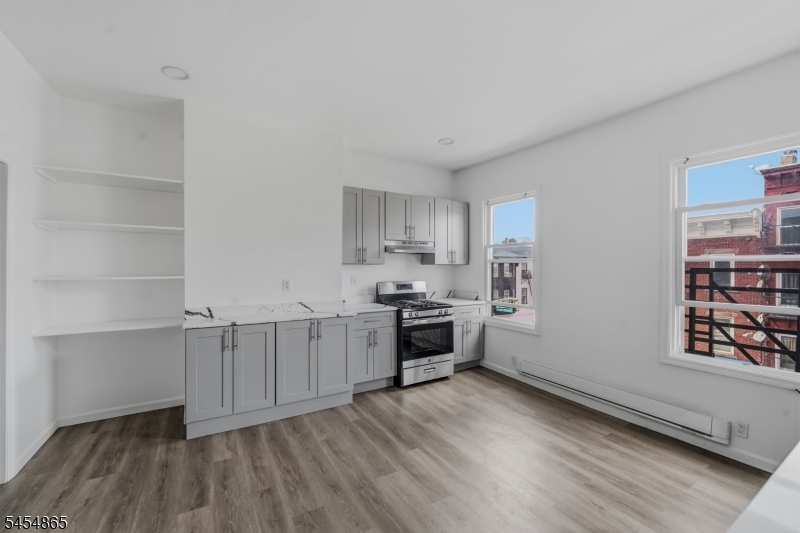 76 Market St 5 Property Photo 2