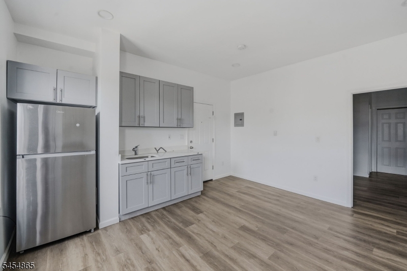76 Market St 5 Property Photo 4