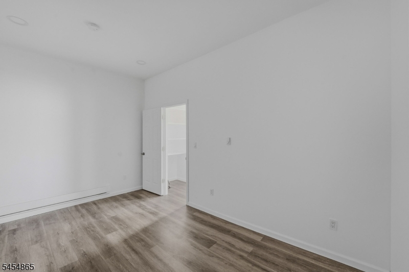 76 Market St 5 Property Photo 6
