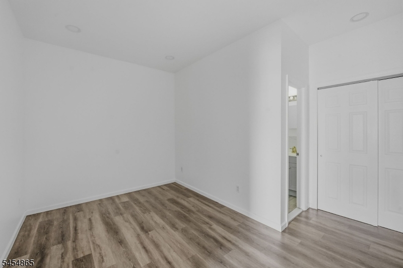 76 Market St 5 Property Photo 7