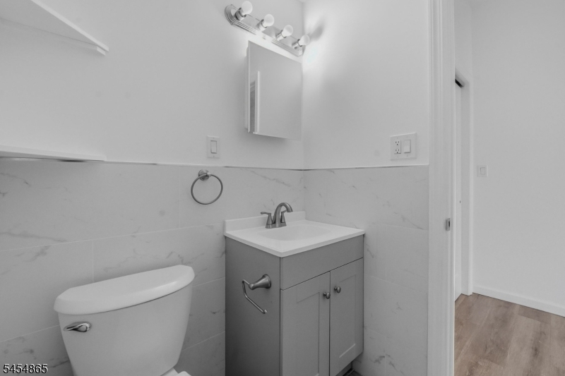 76 Market St 5 Property Photo 8