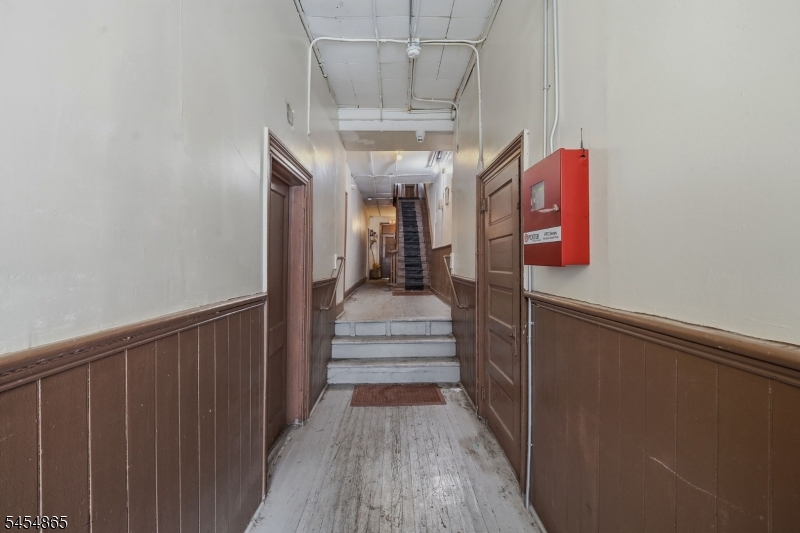 76 Market St 5 Property Photo 13