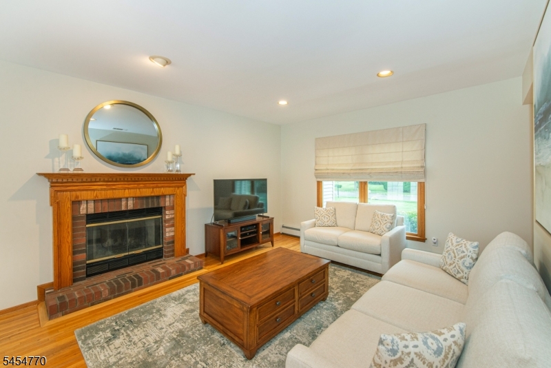 10 Earhart Dr Property Photo 8