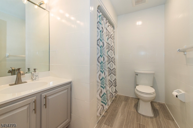 10 Earhart Dr Property Photo 31