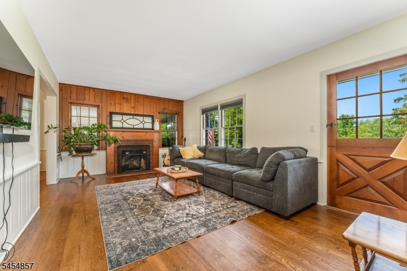 208 Race St Property Photo 11