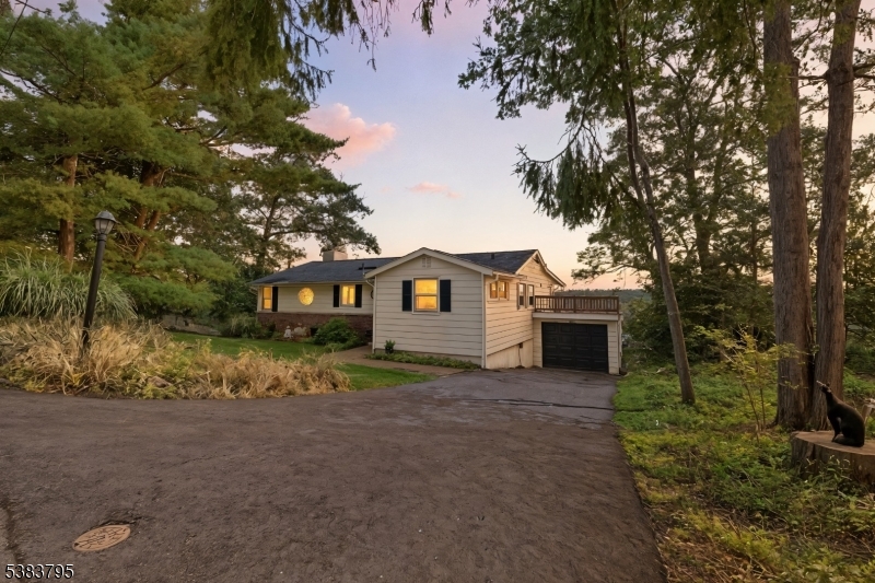9 Golfview Ter Property Photo 8