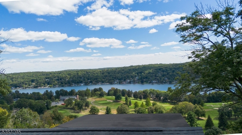 9 Golfview Ter Property Photo 13