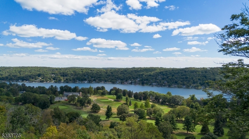 9 Golfview Ter Property Photo 14