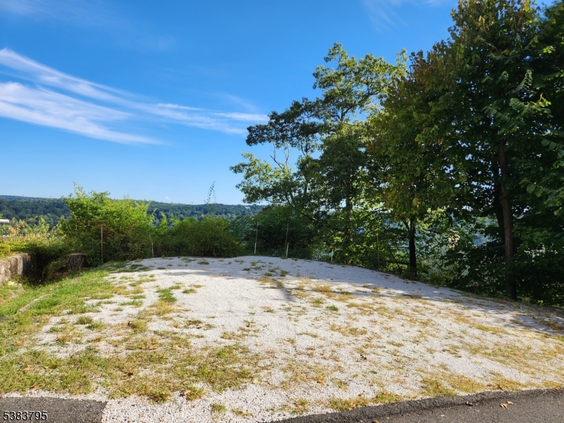 9 Golfview Ter Property Photo 15