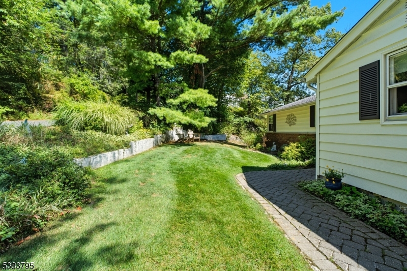 9 Golfview Ter Property Photo 43