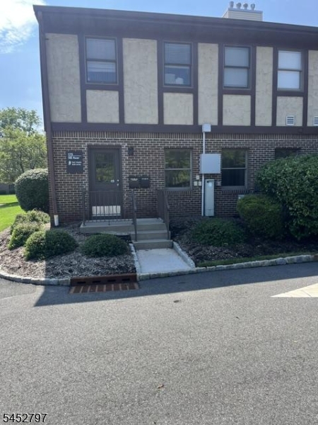 175 FAIRFIELD AVE-5-B REAR Property Photo 1