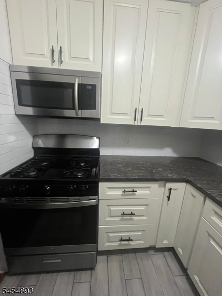 565 Grove St F-12 Property Photo 5