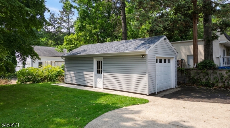 45 Brook St Property Photo 4
