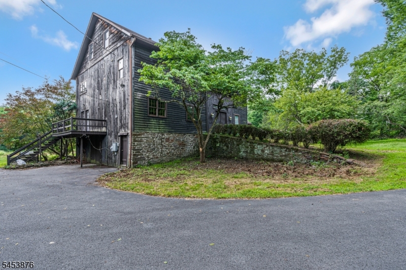 1570 Harbourton Rocktown Rd Property Photo 2