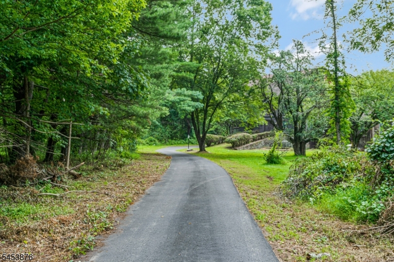 1570 Harbourton Rocktown Rd Property Photo 3
