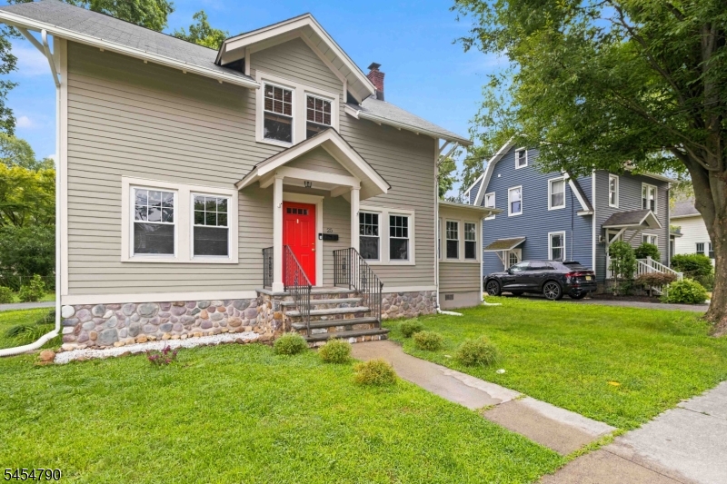 25 Rosedale Ave Property Photo 3