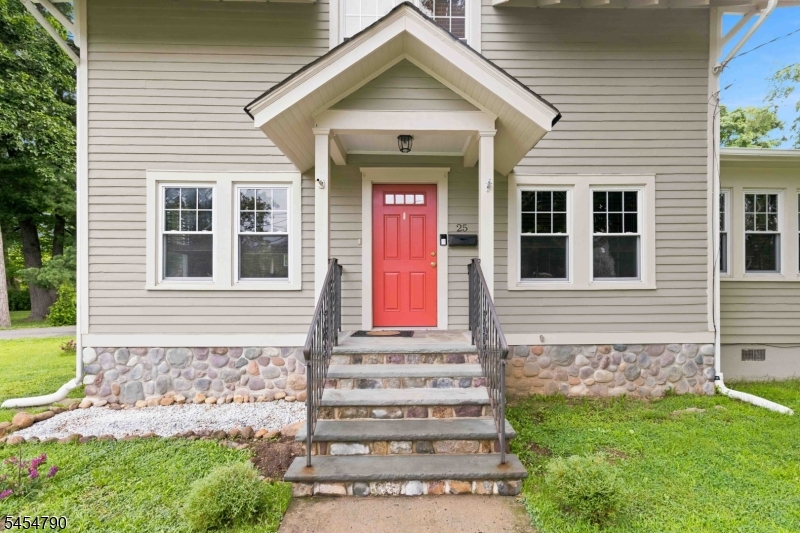 25 Rosedale Ave Property Photo 4