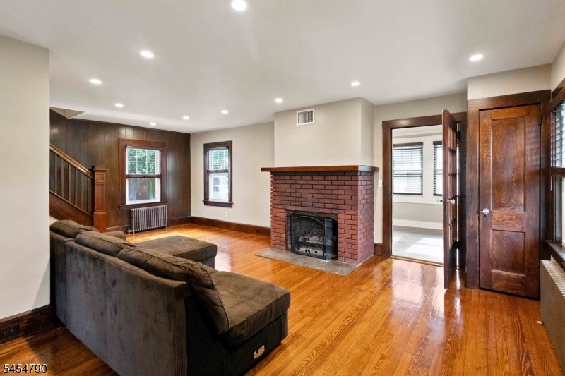 25 Rosedale Ave Property Photo 9