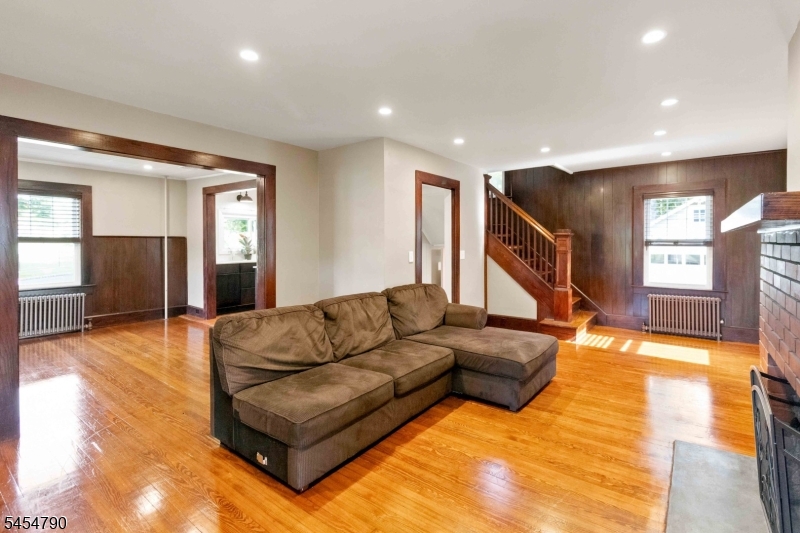 25 Rosedale Ave Property Photo 11