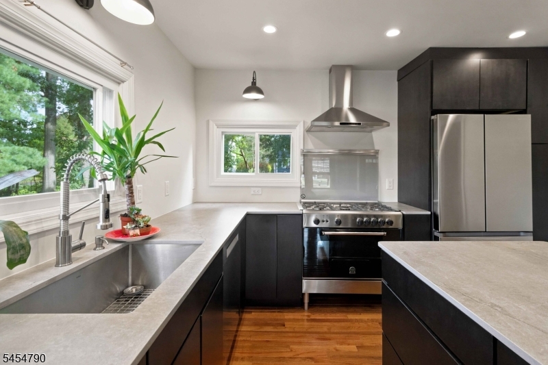 25 Rosedale Ave Property Photo 18