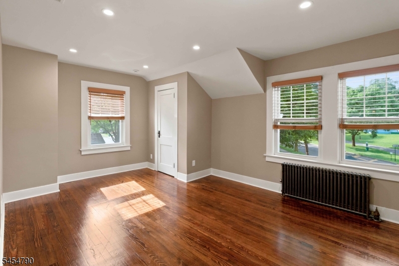 25 Rosedale Ave Property Photo 20