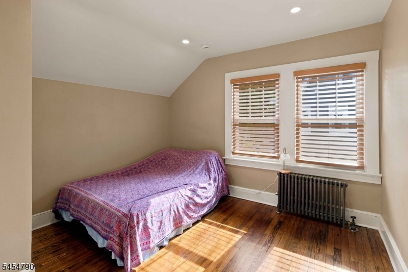 25 Rosedale Ave Property Photo 22