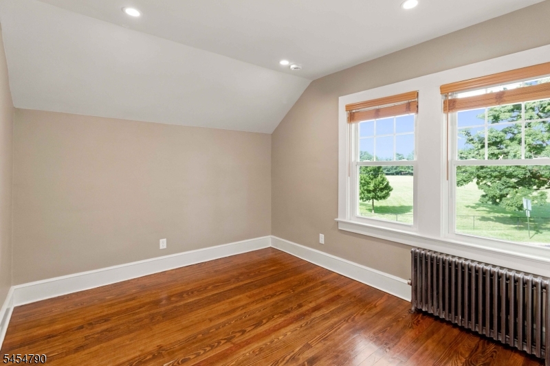 25 Rosedale Ave Property Photo 24