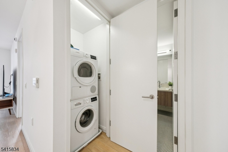 160 1st St Unit 1111 1111 Property Photo 8