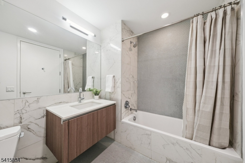 160 1st St Unit 1111 1111 Property Photo 9