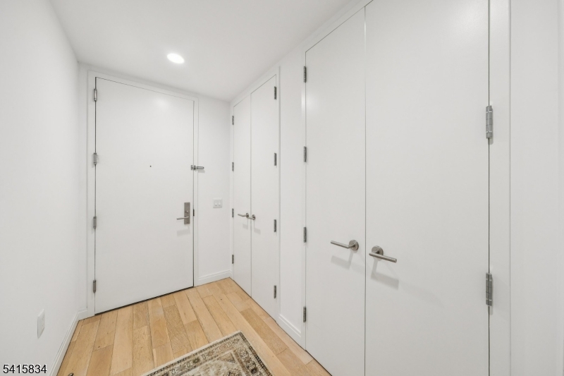 160 1st St Unit 1111 1111 Property Photo 12