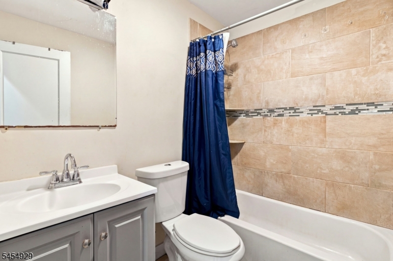 283 Smith St Property Photo 8