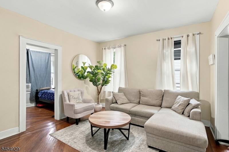 283 Smith St Property Photo 10