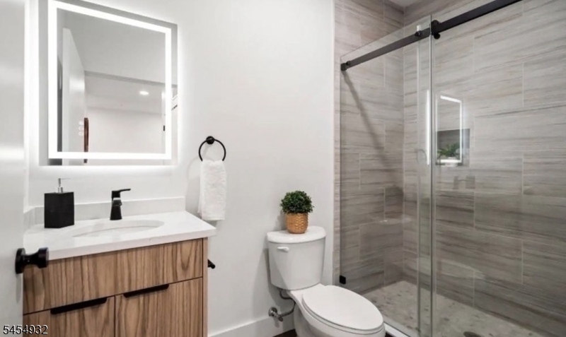 310 W Jersey St 404 Property Photo 5