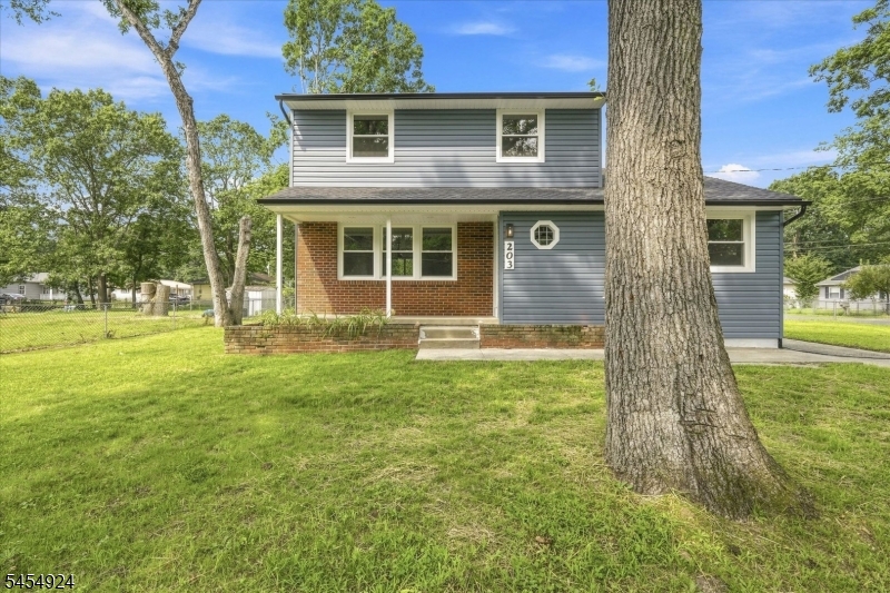 203 Arrabella Ave Property Photo 2