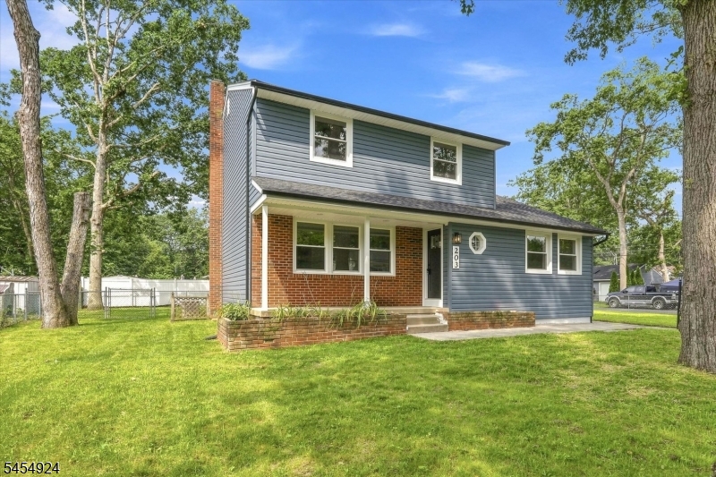 203 Arrabella Ave Property Photo 4