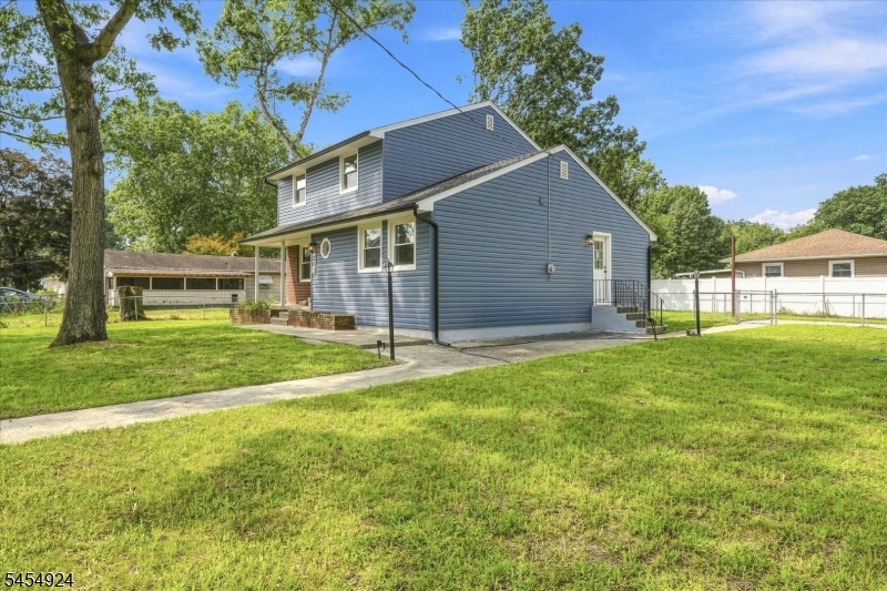 203 Arrabella Ave Property Photo 5