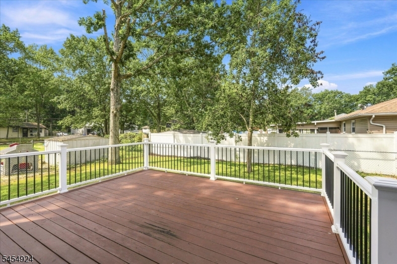 203 Arrabella Ave Property Photo 9