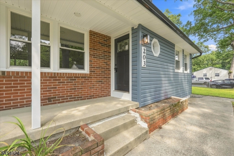 203 Arrabella Ave Property Photo 12
