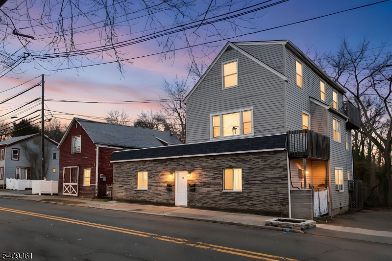 194 Saddle River Rd Property Photo 1