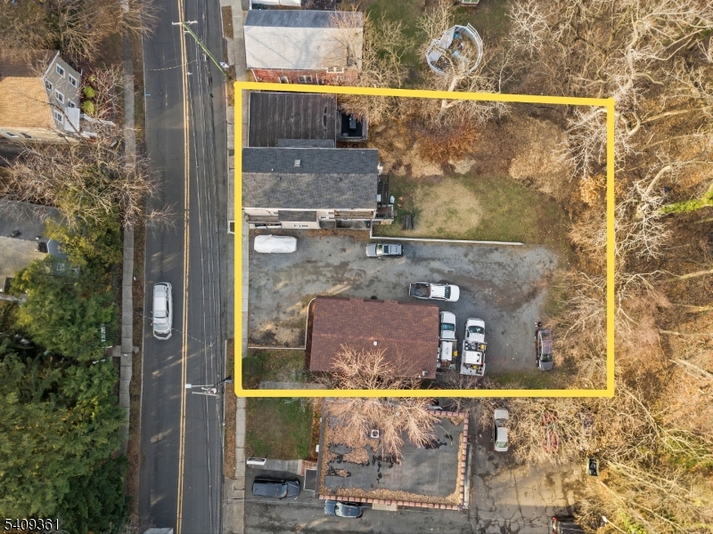 194 Saddle River Rd Property Photo 6