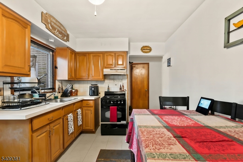 194 Saddle River Rd Property Photo 13